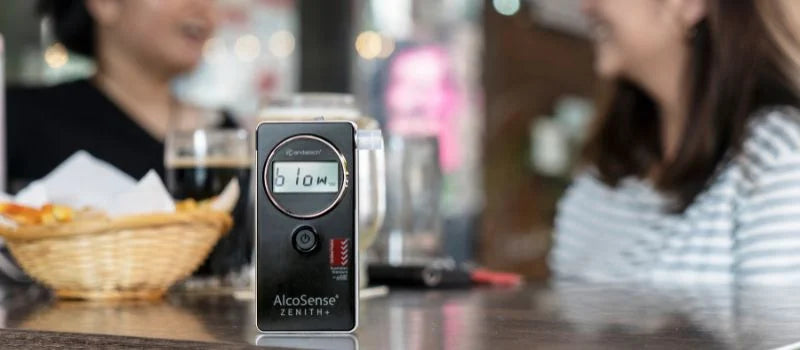Andatech AlcoSense Stealth personal breathalyser in a bar