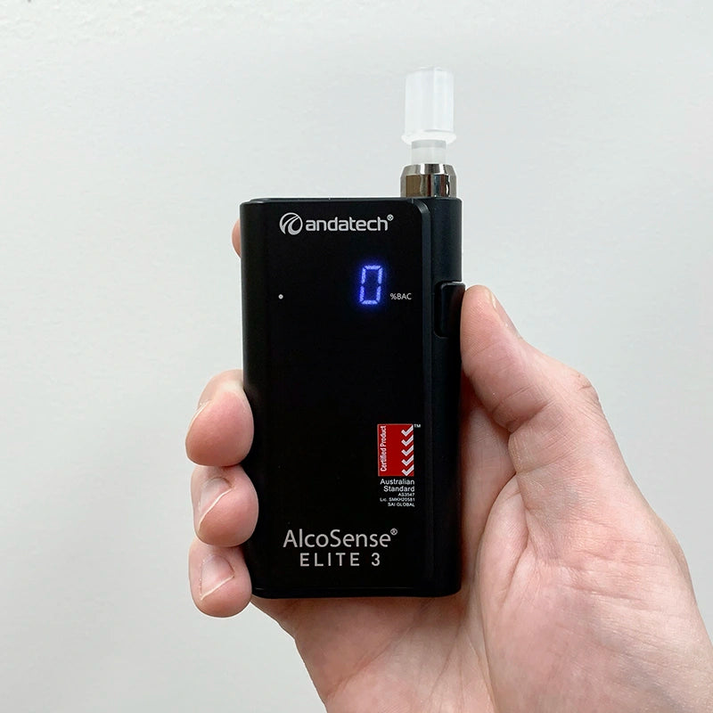 Step 2 wait for  the AlcoSense Elite 3 personal breathalyser to warm up and show 0